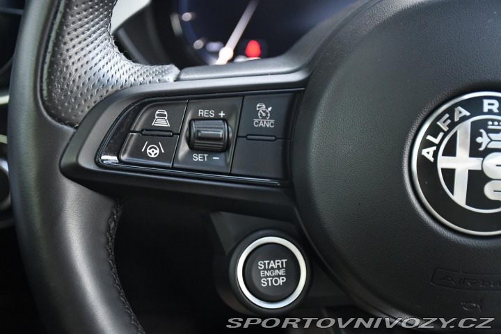 Alfa Romeo Giulia 2,0T 16V 206kW AT8-Q4 ZAD 2024