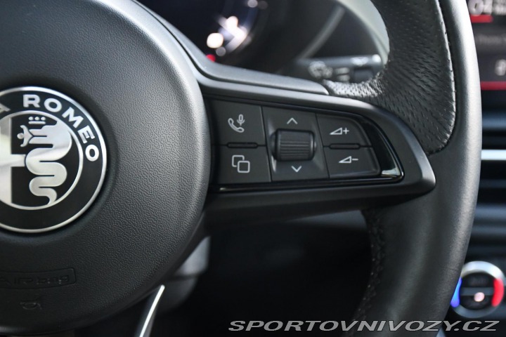Alfa Romeo Giulia 2,0T 16V 206kW REZERVACE 2024