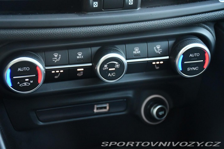 Alfa Romeo Giulia 2,0T 16V 206kW AT8-Q4 ZAD 2024