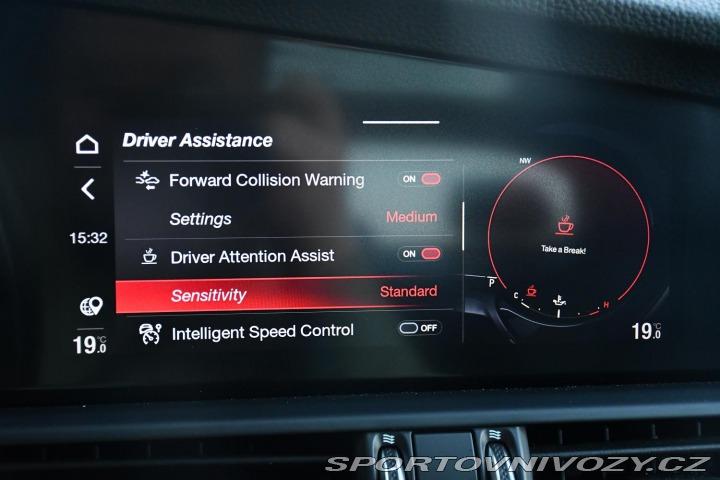 Alfa Romeo Giulia 2,0T 16V 206kW AT8-Q4 ZAD 2024
