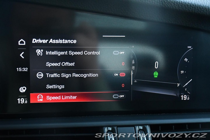 Alfa Romeo Giulia 2,0T 16V 206kW AT8-Q4 ZAD 2024