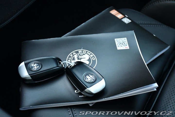Alfa Romeo Giulia 2,0T 16V 206kW AT8-Q4 ZAD 2024