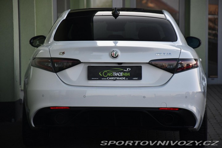 Alfa Romeo Giulia 2,0T 16V 206kW AT8-Q4 ZAD 2024