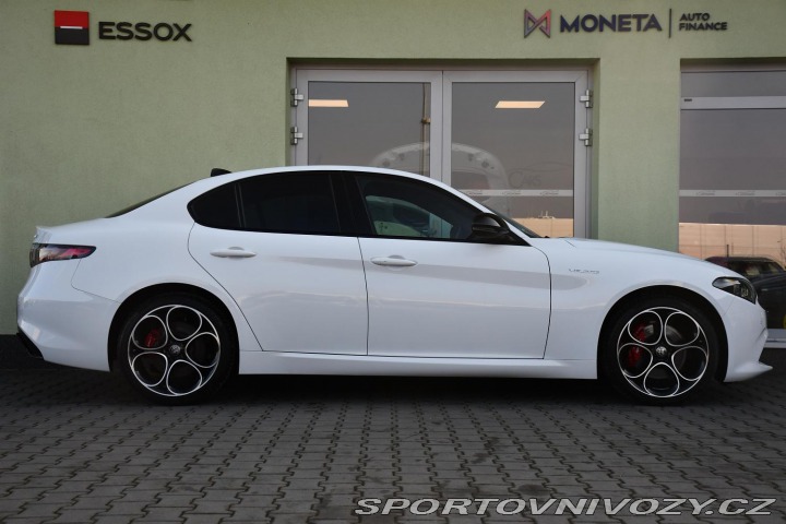 Alfa Romeo Giulia 2,0T 16V 206kW AT8-Q4 ZAD 2024