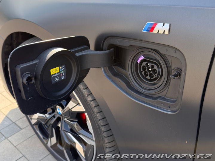 BMW 5 550e 2025