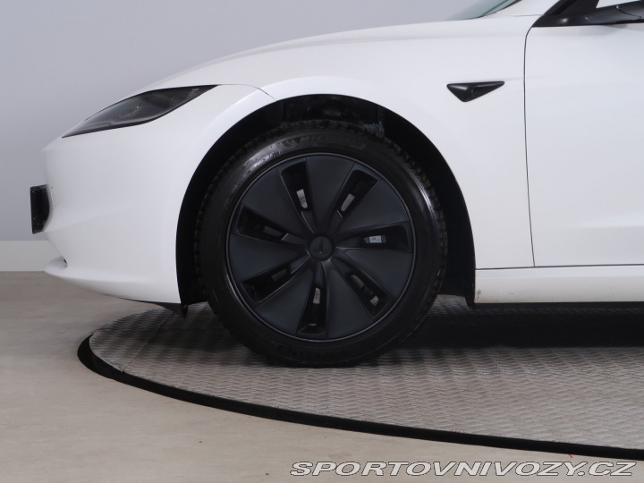 Tesla Model 3 Standard Range LFP 2024