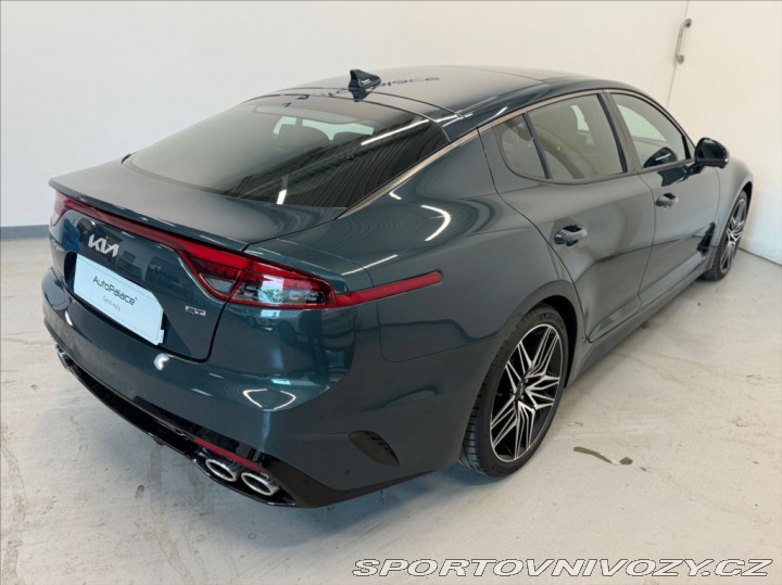 Kia Stinger 3,3 GT V6 269KW 2022