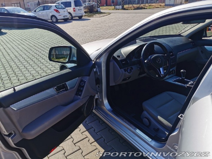 Mercedes-Benz C 2,2 CDI 125kW Avantgard 2007
