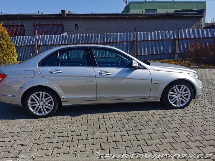 Mercedes-Benz C 2,2 CDI 125kW Avantgard 2007