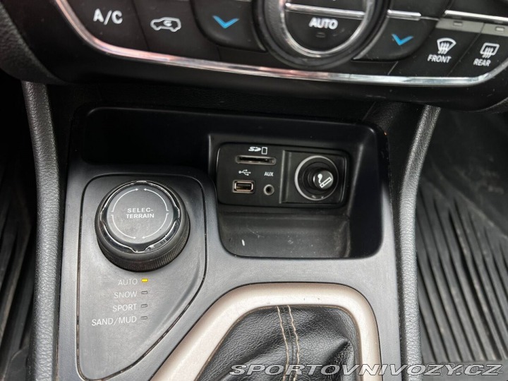 Ostatní značky Ostatní modely Jeep Cherokee 2,0   183 557km, + letní 2015