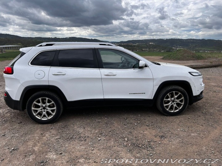 Ostatní značky Ostatní modely Jeep Cherokee 2,0   183 557km, + letní 2015