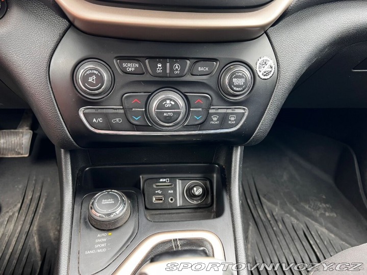 Ostatní značky Ostatní modely Jeep Cherokee 2,0   183 557km, + letní 2015