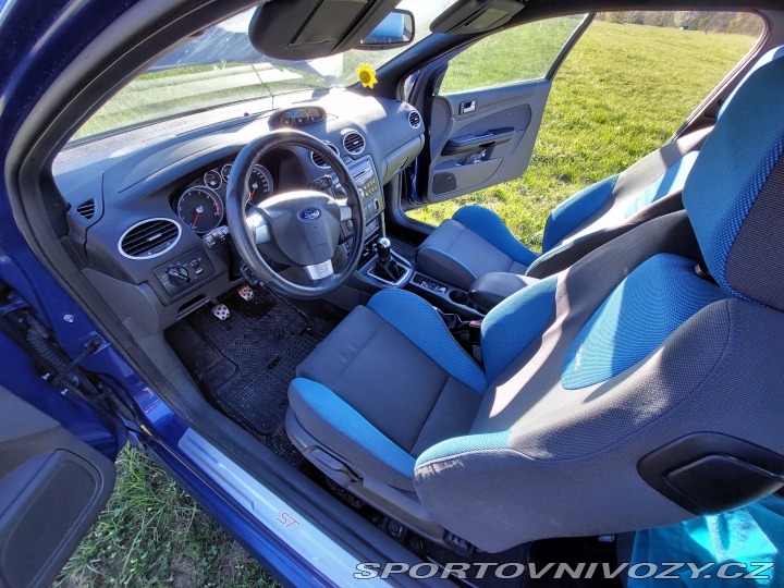Ford Focus ST  2004