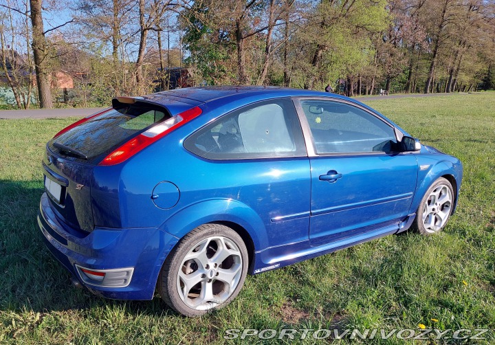 Ford Focus ST  2004