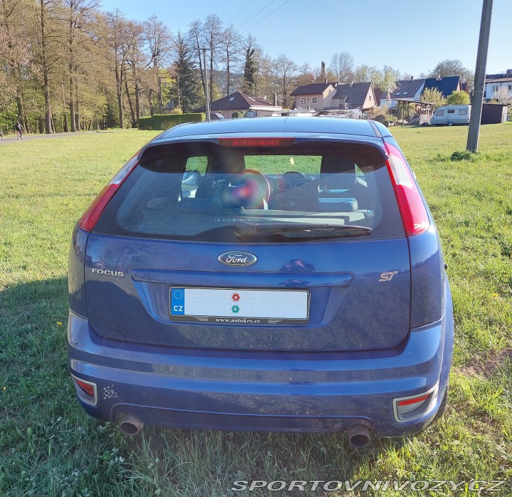 Ford Focus ST  2004