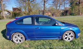 Ford Focus ST  2004