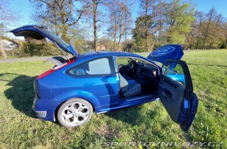 Ford Focus ST  2004