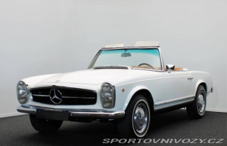 Mercedes-Benz SL 230 SL Pagoda z řady W113 1967