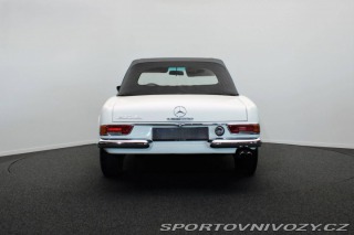 Mercedes-Benz SL 230 SL Pagoda z řady W113 1967