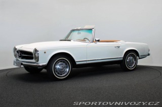 Mercedes-Benz SL 230 SL Pagoda z řady W113 1967