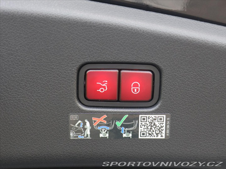 Mercedes-Benz CLE 2,0 300 4Matic AMG Premiu 2025