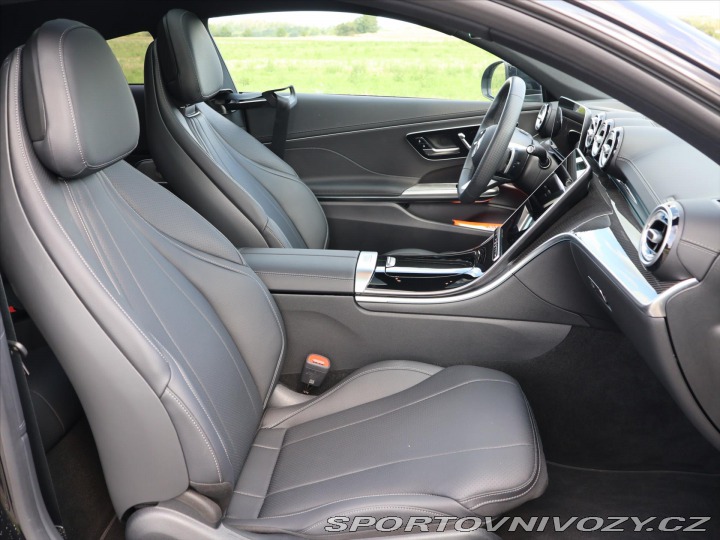 Mercedes-Benz CLE 2,0 300 4Matic AMG Premiu 2025