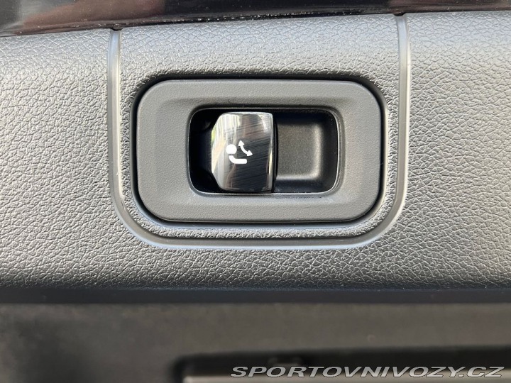 Mercedes-Benz E 220d 4M AMG, VZDUCH, EL. 2024