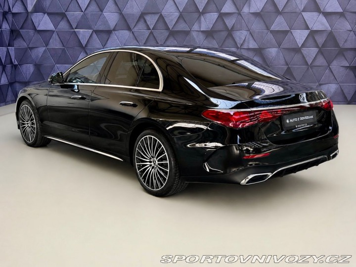 Mercedes-Benz E 220d 4M AMG, VZDUCH, EL. 2024