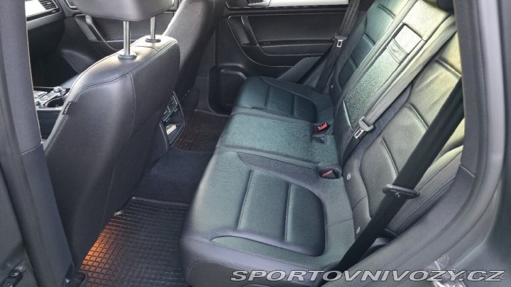 Volkswagen Ostatní modely Touareg 3,0 TDI 193KW Top stav 2016