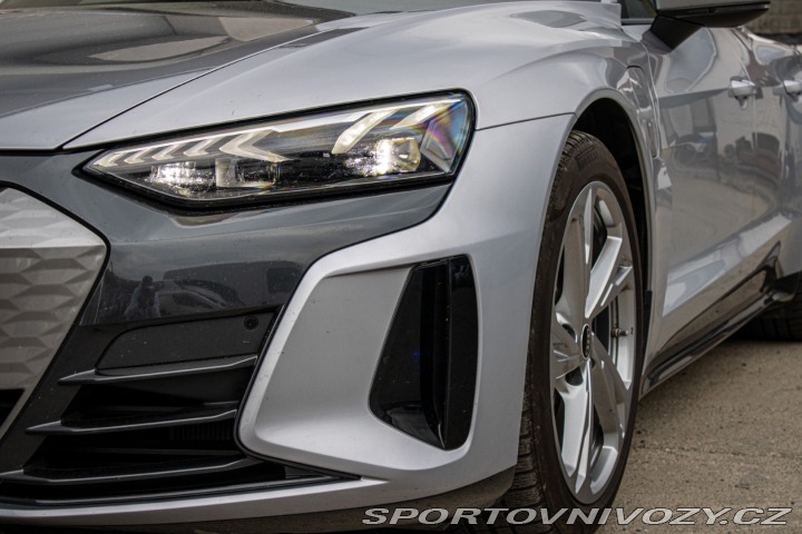 Audi e-tron GT GT 350kW / AJ NA SPLÁTKY 2023