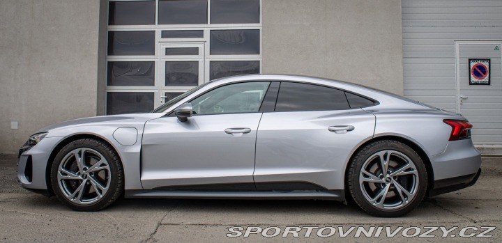 Audi e-tron GT GT 350kW / AJ NA SPLÁTKY 2023