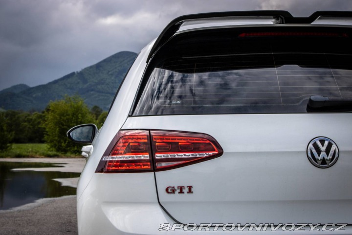 Volkswagen Golf 2.0 TSI BMT GTI Performa 2016