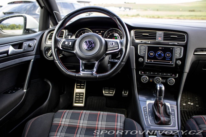 Volkswagen Golf 2.0 TSI BMT GTI Performa 2016