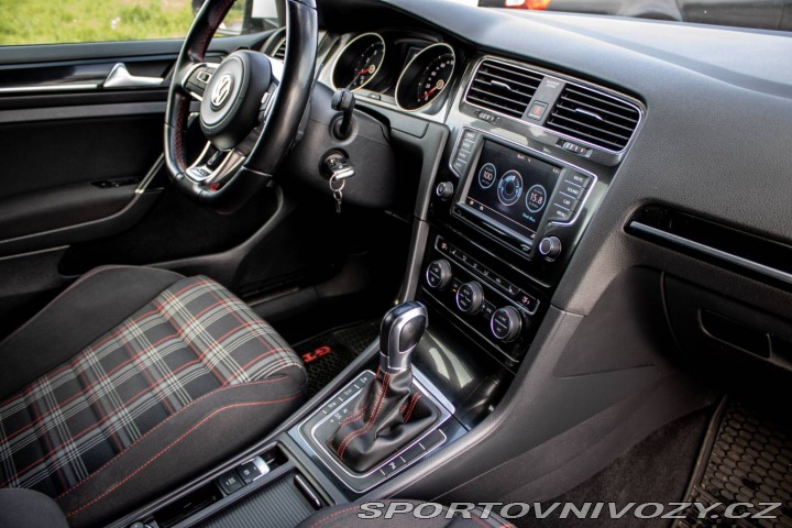 Volkswagen Golf 2.0 TSI BMT GTI Performa 2016