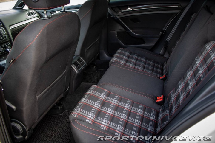 Volkswagen Golf 2.0 TSI BMT GTI Performa 2016