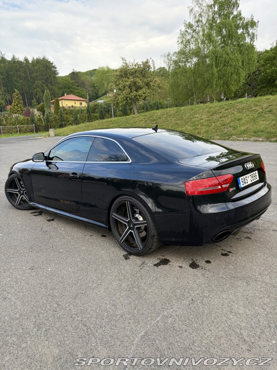 Audi RS5  2010