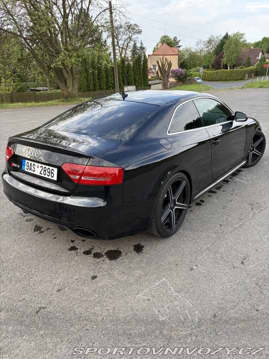Audi RS5  2010