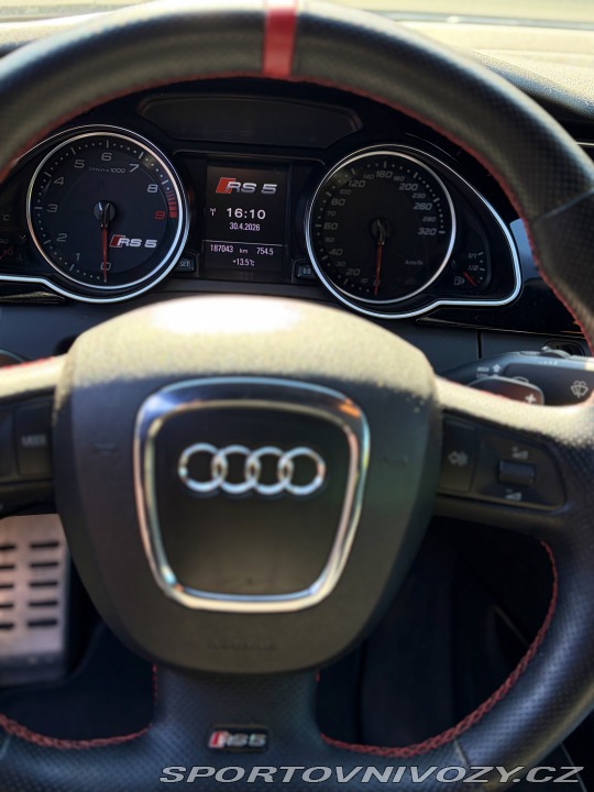 Audi RS5  2010
