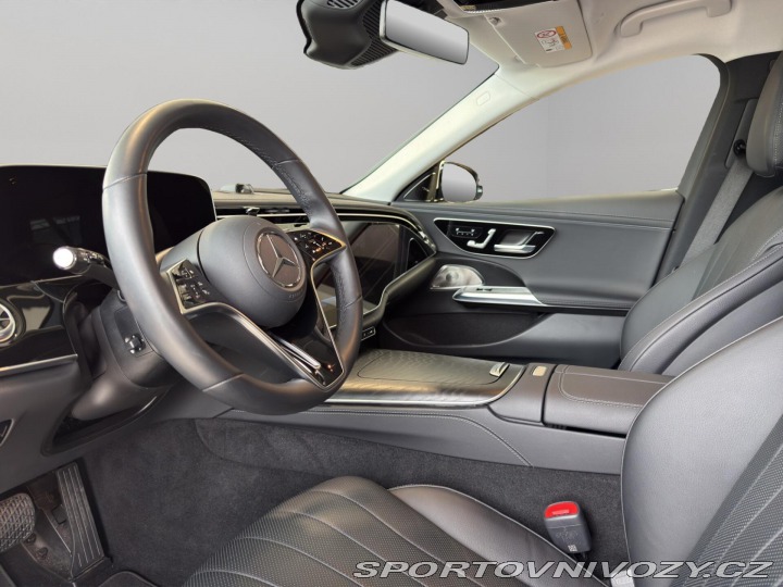 Mercedes-Benz E E 300 de 4MATIC kombi 2025