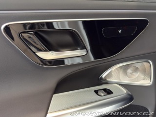 Mercedes-Benz E E 300 de 4MATIC kombi 2025