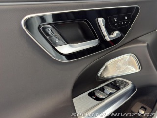 Mercedes-Benz E E 300 de 4MATIC kombi 2025