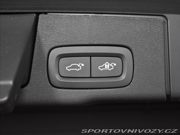 Volvo Ostatní modely XC60 2,0 T6 AWD Plus 2025