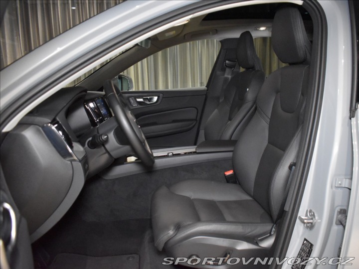 Volvo Ostatní modely XC60 2,0 T6 AWD Plus 2025