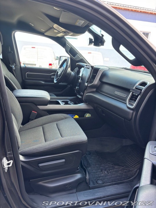Ostatní značky Ostatní modely RAM 1500 5,7 HEMI BIGHORN 2021 2021