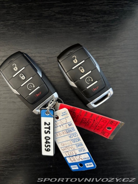 Ostatní značky Ostatní modely RAM 1500 5,7 HEMI BIGHORN 2021 2021