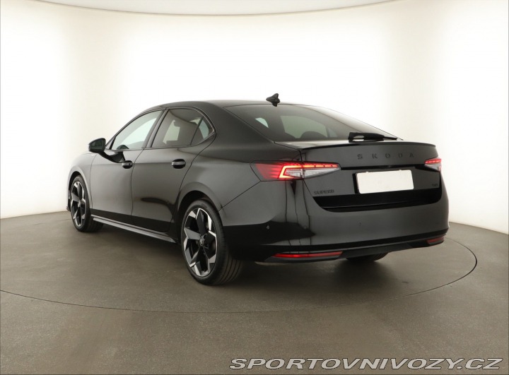 Škoda Superb Sportline 2.0 TSI 2025