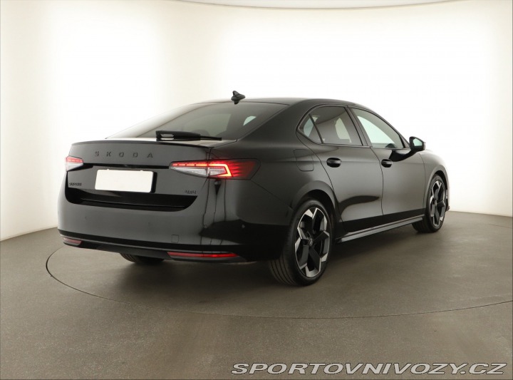Škoda Superb Sportline 2.0 TSI 2025