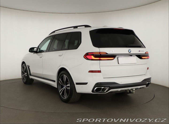 BMW X7 M60i 2024