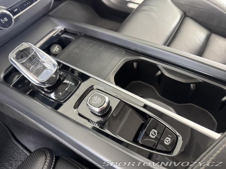 Volvo Ostatní modely XC60 T6 AWD*Recharge Plus*Odvě 2022