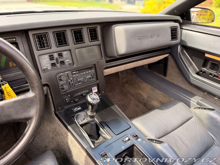 Chevrolet Corvette 5.7 V8 | Manuál 23 560mil 1986